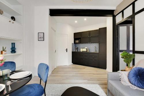Charming 1-Bedroom Apartment in Vibrant - image 3
