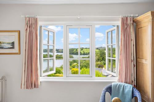 Hotelli välisilme, 1 Rock Cottage - Beautifully Presented Cottage for Four with Wood Burner in Dittisham