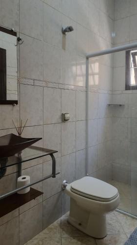 卫浴间, Piscina Aquecida, Ar Cond, Área Gourmet, Bilhar, Wi-Fi (Piscina Aquecida, Ar Cond, Area Gourmet, Bilhar, Wi-Fi) in 博皮兰加