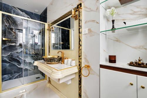 Superb apartment - 3BD/8P -  Arc de Triomphe - image 2