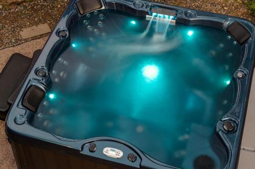 Serene Retreat Amazing Views Hottub Sauna, Xbox in Black Hawk, USA