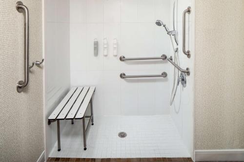 Hampton Inn Atlanta-Northlake - image 6