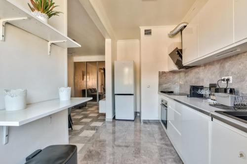 Stunning 1 BR Flat with terrace at Nice in Saint-Sylvestre