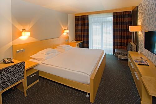 Deluxe Double Room with Extra Bed