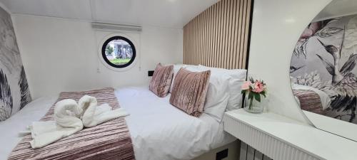 Luxury Boat Stay Liverpool sleeping 6 WiFi, Liverpool (fotografie 9)