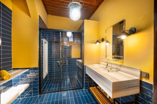Deluxe Double Room image 2