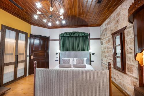 Deluxe Double Room image 5