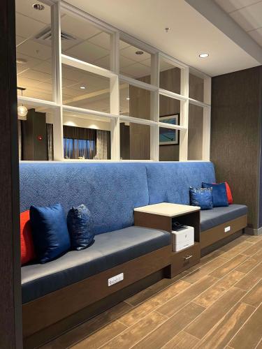 Hilton West Wichita Goddard의 햄프턴 인 - 로비