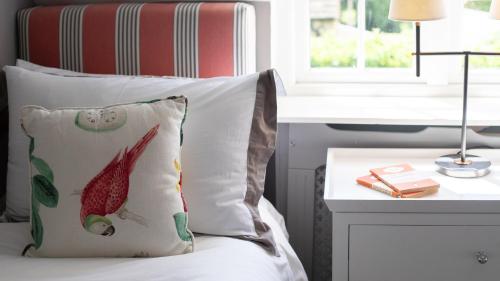 Thatch Cottage - image 2