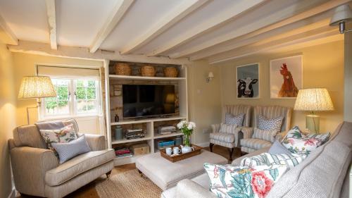Thatch Cottage - image 9