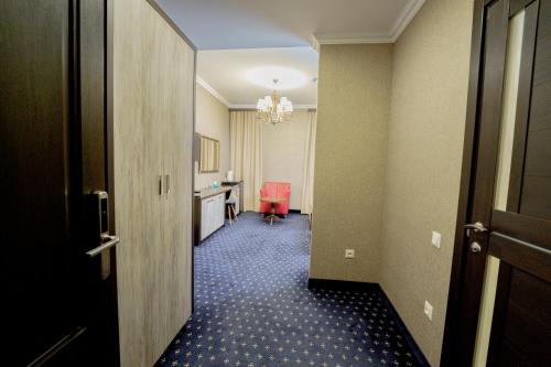 584389235 Welcome Inn Hotel