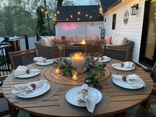 Bayside Oasis With Hot Tub & Game Room in 東丹尼斯 (MA)