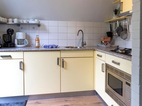 Holiday Home Buitenplaats Gerner-7 by Interhome in Далфсен