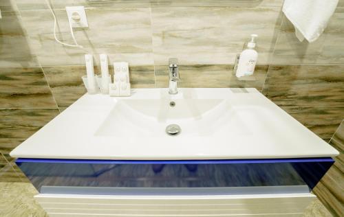 584396948 Welcome Inn Hotel