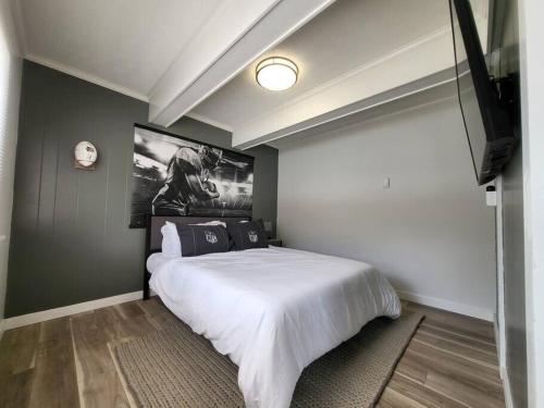 Newly Renovated Unit By The Football Hall Of Fame in Canton, USA