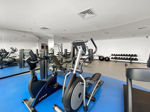 Charming 1 Bedroom in Arjan with pool gym cinema - image 12