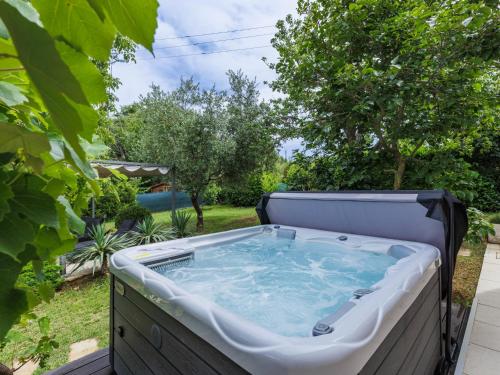 Holiday Home Gea by Interhome in Veliki Vareski