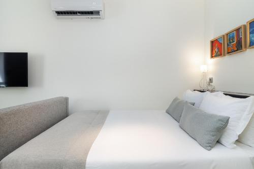 Intendente Modern Stays