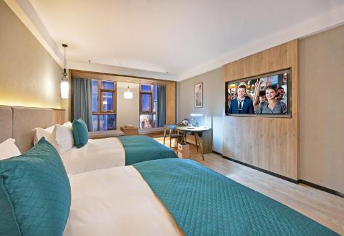 Mehood Lestie, Xi'an Jiaotong University Xijing Hospital Changle Park – Xi'an City, LA