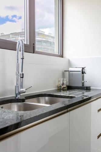 Comfortion Mirage - appartement de luxe avec vue sur la Tour Eiffel et Paris in Сан-Клюд