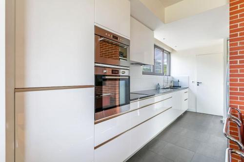 Comfortion Mirage - appartement de luxe avec vue sur la Tour Eiffel et Paris in Сан-Клюд