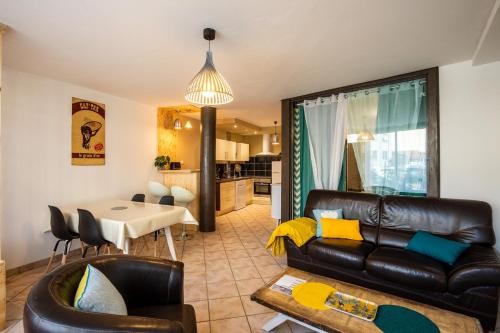 Grand appartement spacieux au centre de Chambéry, gare à pied - Location saisonnière - Chambéry