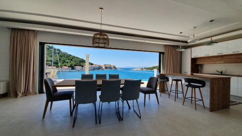 virtuve, Augusta in Lastovo
