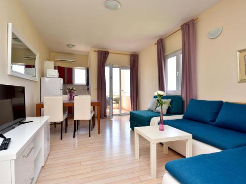 Apartment Melandura-8 by Interhome in Dinjiska