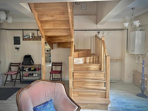 İstanbulda merkezi konum müstakil bina - image 2