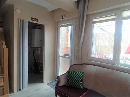 İstanbulda merkezi konum müstakil bina - main image