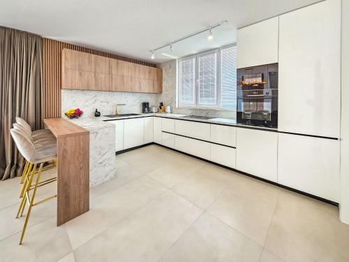 Villa Angela by Interhome in เซเชโว โรกอซนิคโก