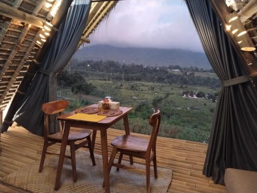 Surrounding environment, Sandag Hill in Sidemen