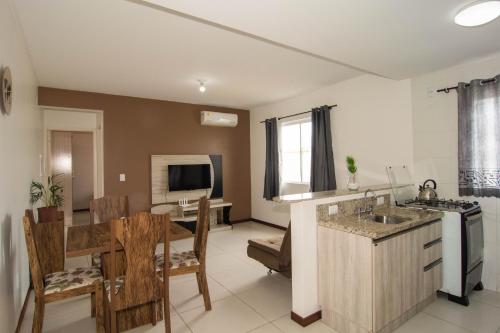 Apto 5 minutos da Praia no Campeche P1166