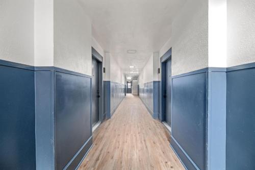 2 Bed 1 Bath Condos near Lakewood in Джуниус-Хайтс