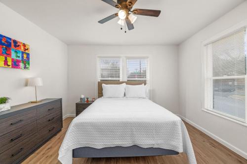 2 Bed 1 Bath Condos near Lakewood in Джуниус-Хайтс