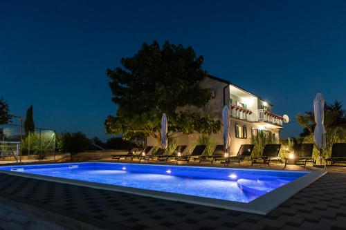 Viesnīcas āriene, Villa Matko - family destination in Zmijavci