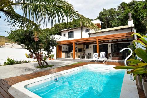 Casa c/ Piscina a 250m da Lagoa da Conceição P2211