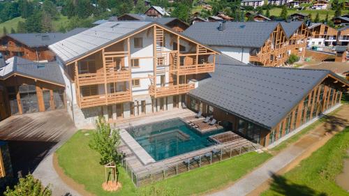 Exclusive apt with terrace and view pool and Parking with 2BD for 5P - Megeve