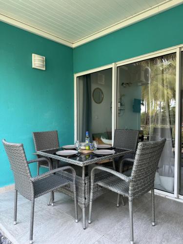 Παροχές, Kaz' Kiki Coco in Γκράντε Άνσε