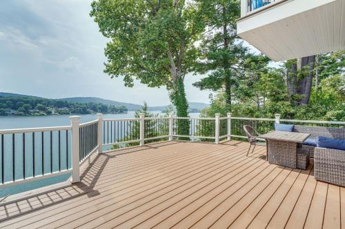 Beautiful Candlewood Lake House with Private Dock! in Danbury, USA