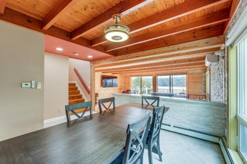 Beautiful Candlewood Lake House with Private Dock! in Danbury, USA