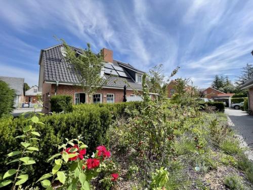 Haus Veronika links in Wyk auf Föhr, Deutschland