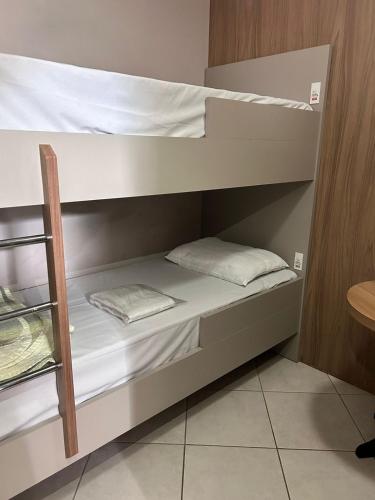 1 twin bed