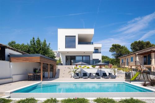 Villa with Private Pool image 6