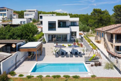 Villa with Private Pool image 4