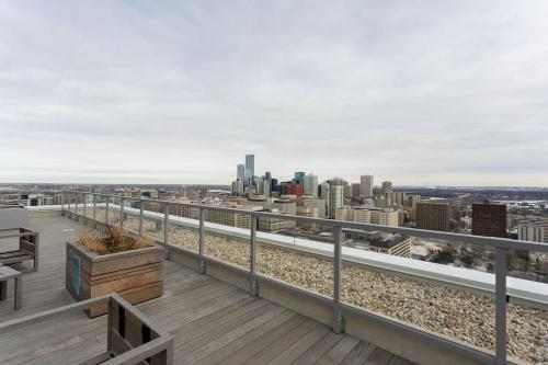 Hendrix Luxury Apartments by Corporate Stays - image 3