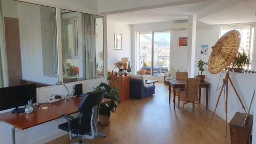 Appartement loft panoramique, Marseille (photo 9)
