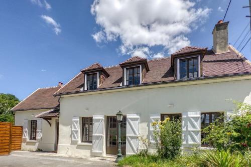 Lampadaire du Martreuil Famille gîte à louer Saint-Etienne-Roilaye