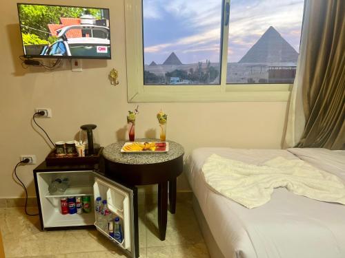 Nun Pyramids Hotel Room Type - King Room with Mountain View