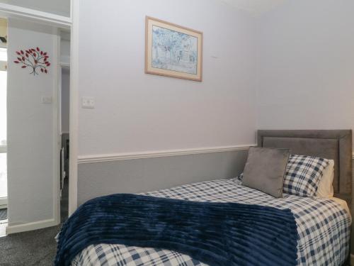 Flat 1, Big Tree Holiday Flats, Paignton (photo 10)